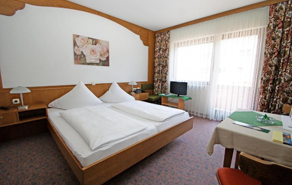 Hotel Alpenblick Schruns Bilik gambar